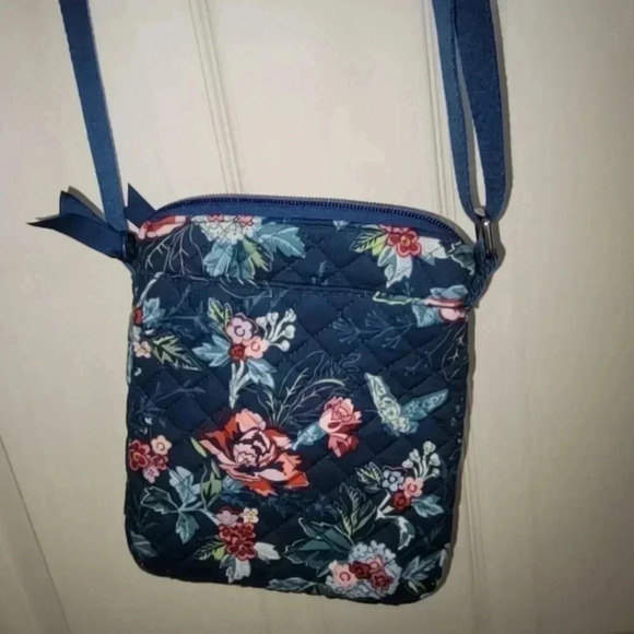 Vera Bradley Handbags - VERA Bradley purse